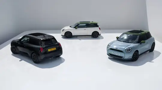 MINI Cooper SE Paul Smith Edition nostaa sähköauton tyylin päärooliin