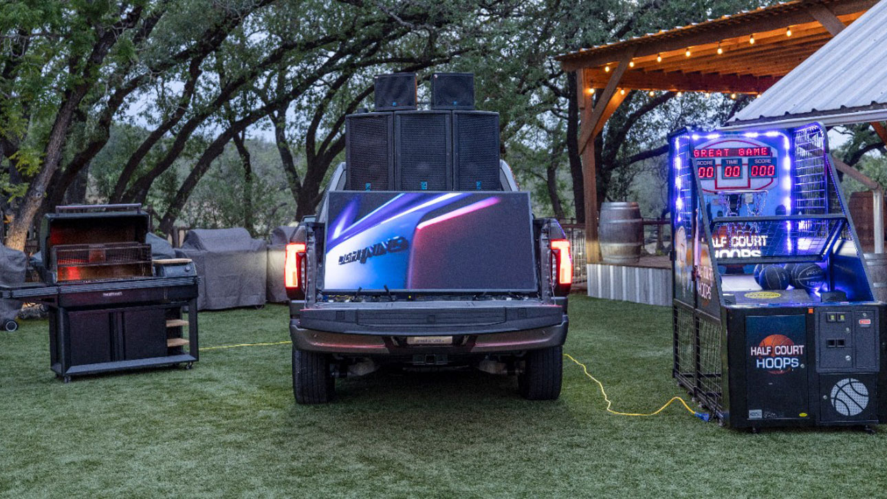 F-150-Lightning_Lariat_tailgate_01