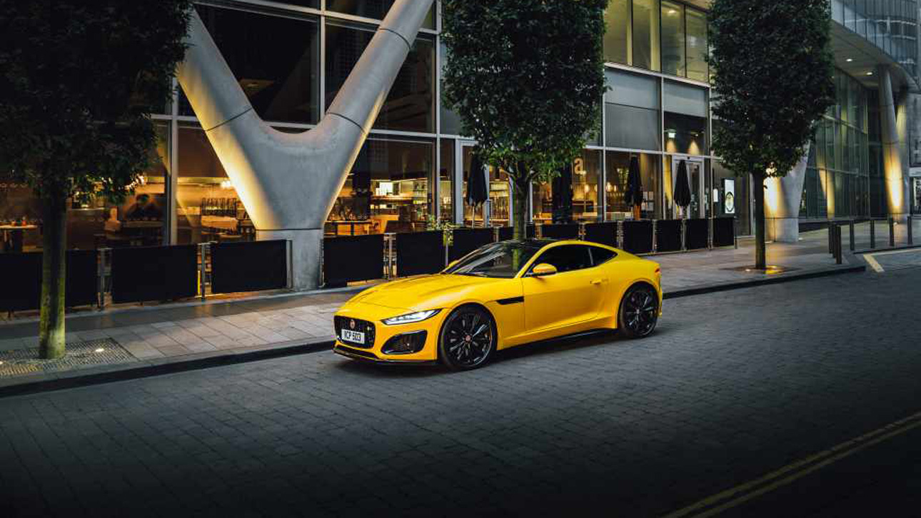 Jag_22MY_FTYPE_Manchester_Lifestyle_251021_018