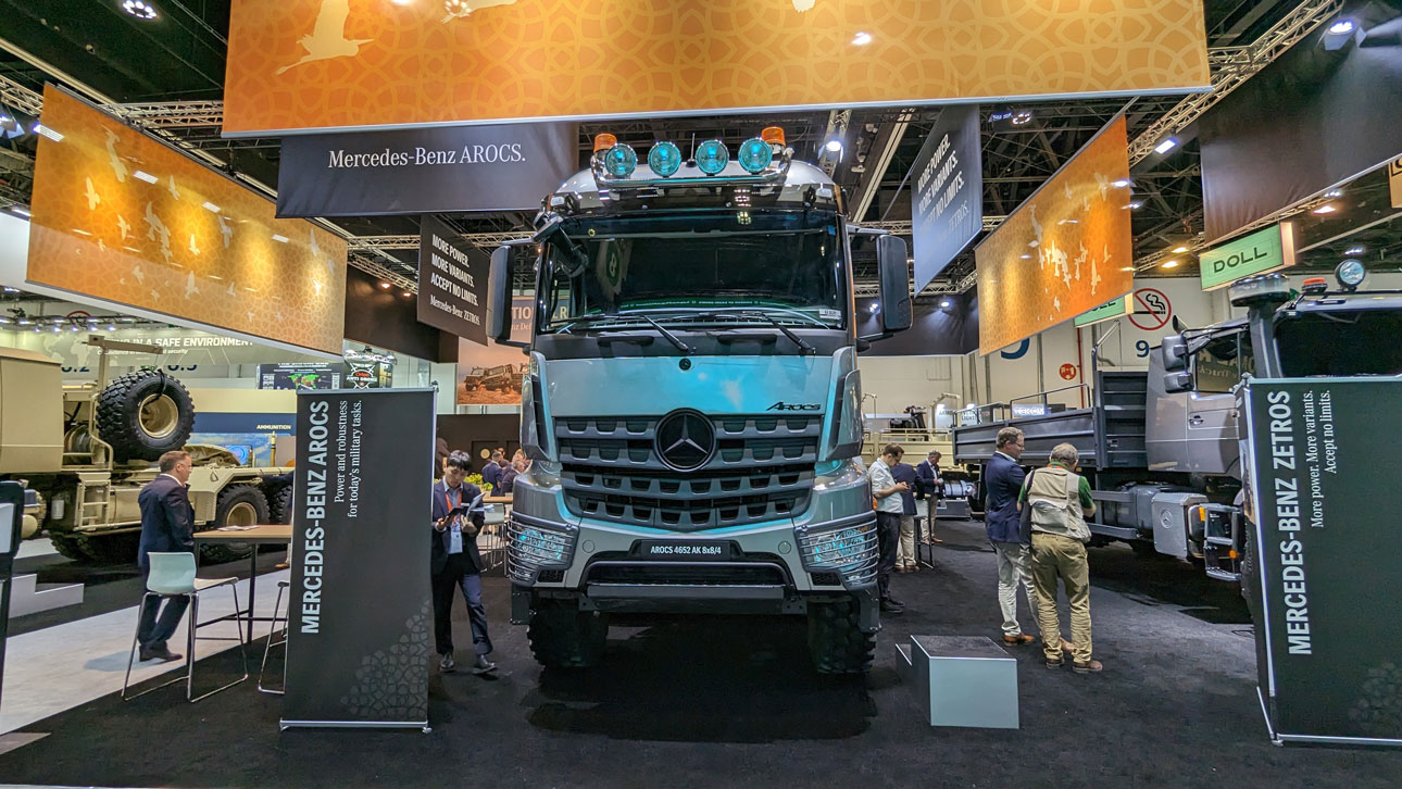 Грузовик Mercedes-Benz Arocs создан для выполнения сложных операций даже в  экстремальных условиях | SPEEDME.RU