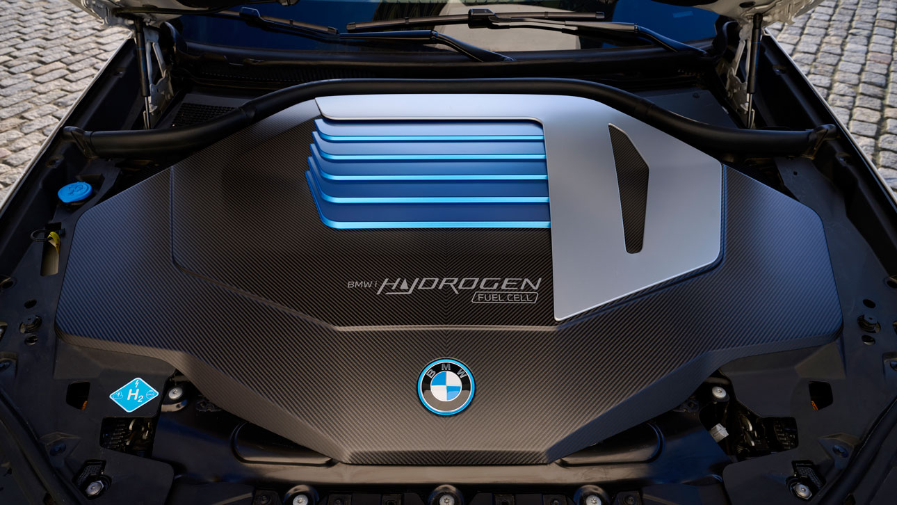 P90494461_highRes_bmw-ix5-hydrogen-on-