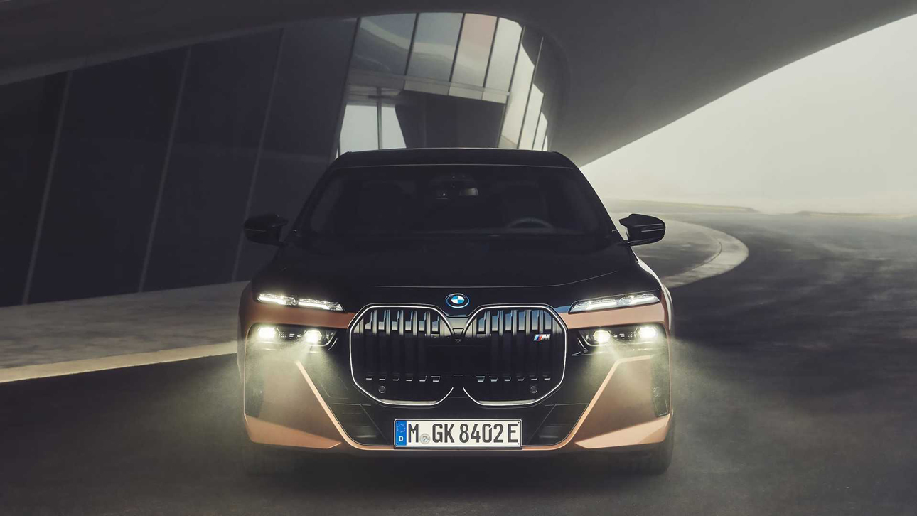 bmw-i7-m70-xdrive-2023-2