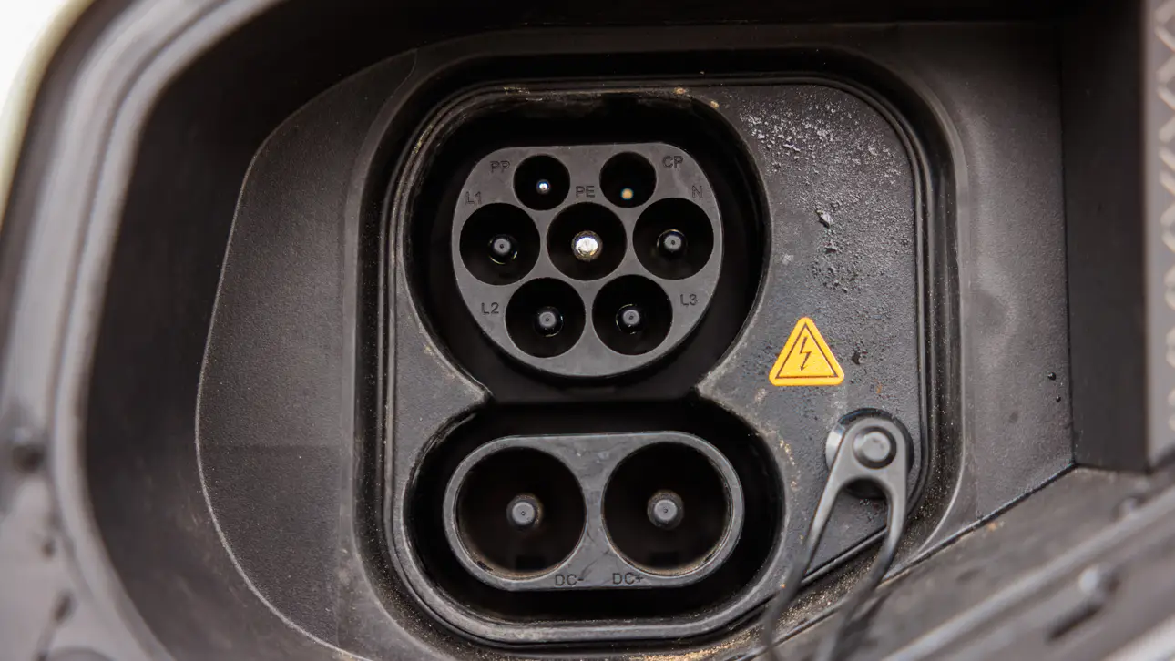 Тест-драйв Avatr 11