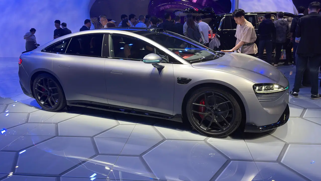 Автосалон в Пекине 2026 / Luxeed S7