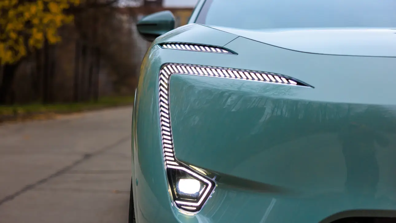 Тест-драйв Avatr 11