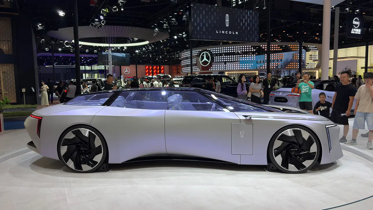 Автосалон в Чэнду 2026 / AVATR VISION XPECTRA