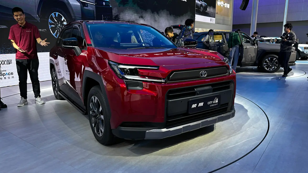 Автосалон в Гуанчжоу 2025 / Новый Toyota RAV4
