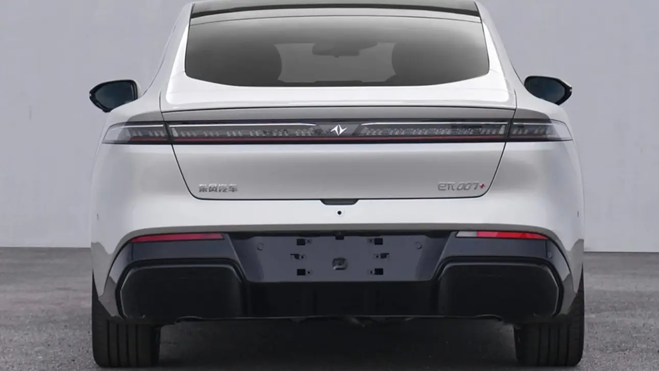 Dongfeng eπ007+