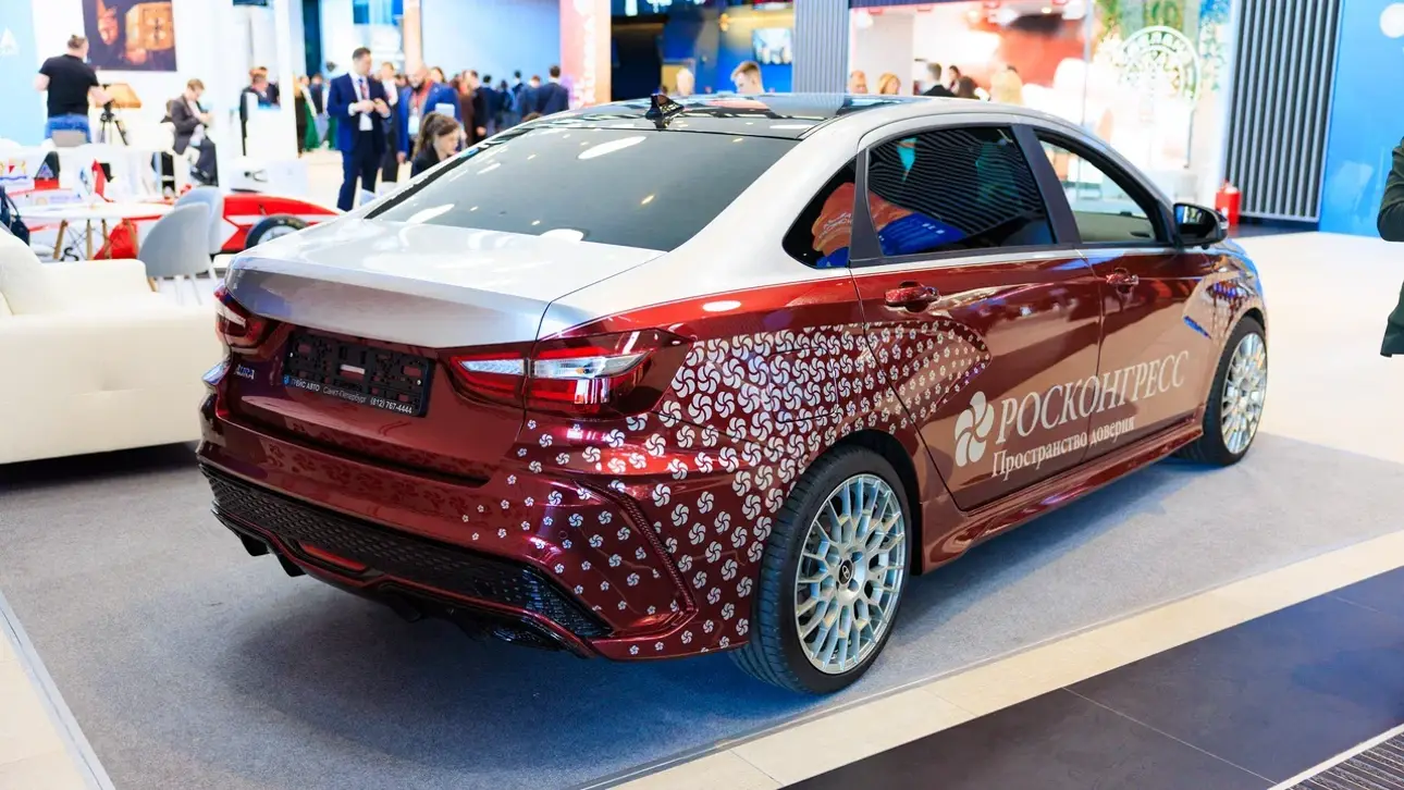 LADA Aura