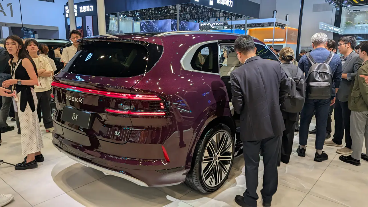 Автосалон в Пекине / Zeekr 8x
