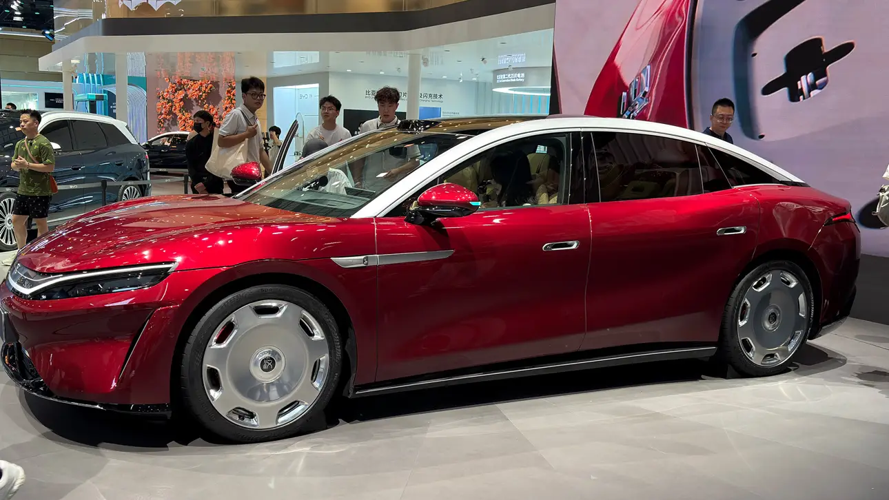 Автосалон в Чънду 2026 / BYD Da Han EV