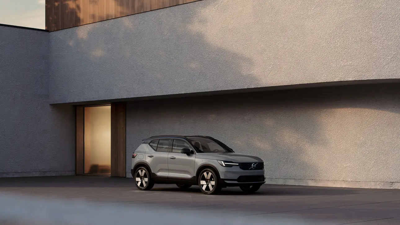 Новый экран, Gemini и больше датчиков: что получила 40-я серия Volvo