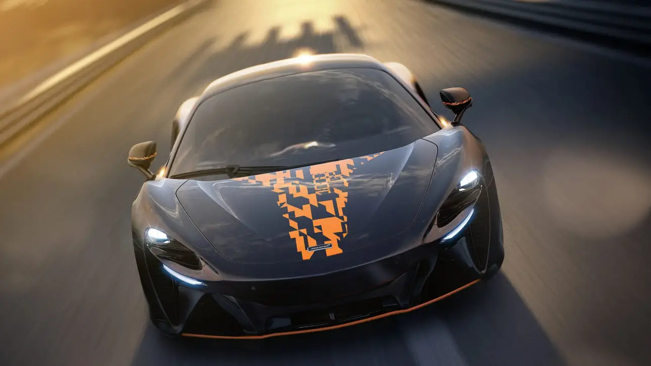 Юбилейный McLaren Artura 1000GP