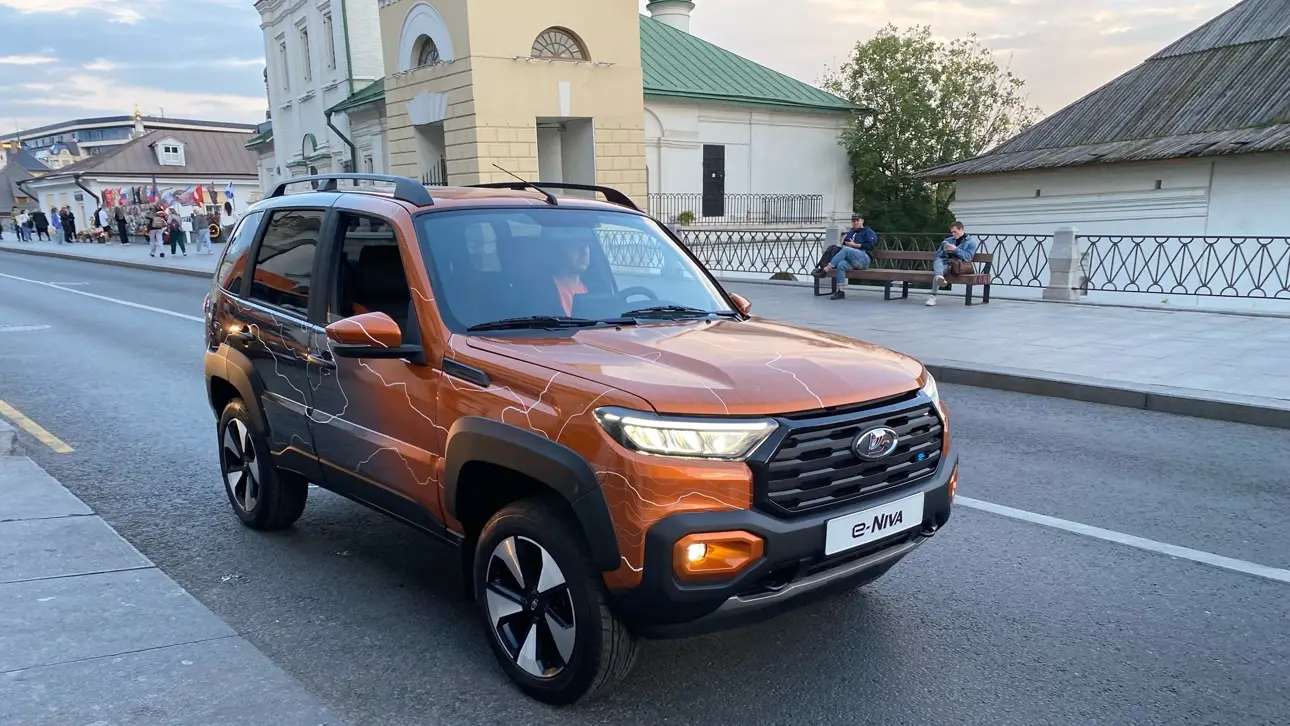 Lada e-Niva Travel