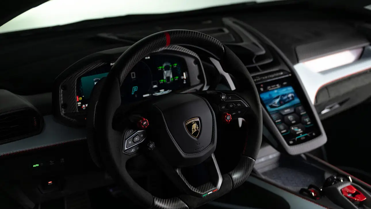 Lamborghini Revuelto SV