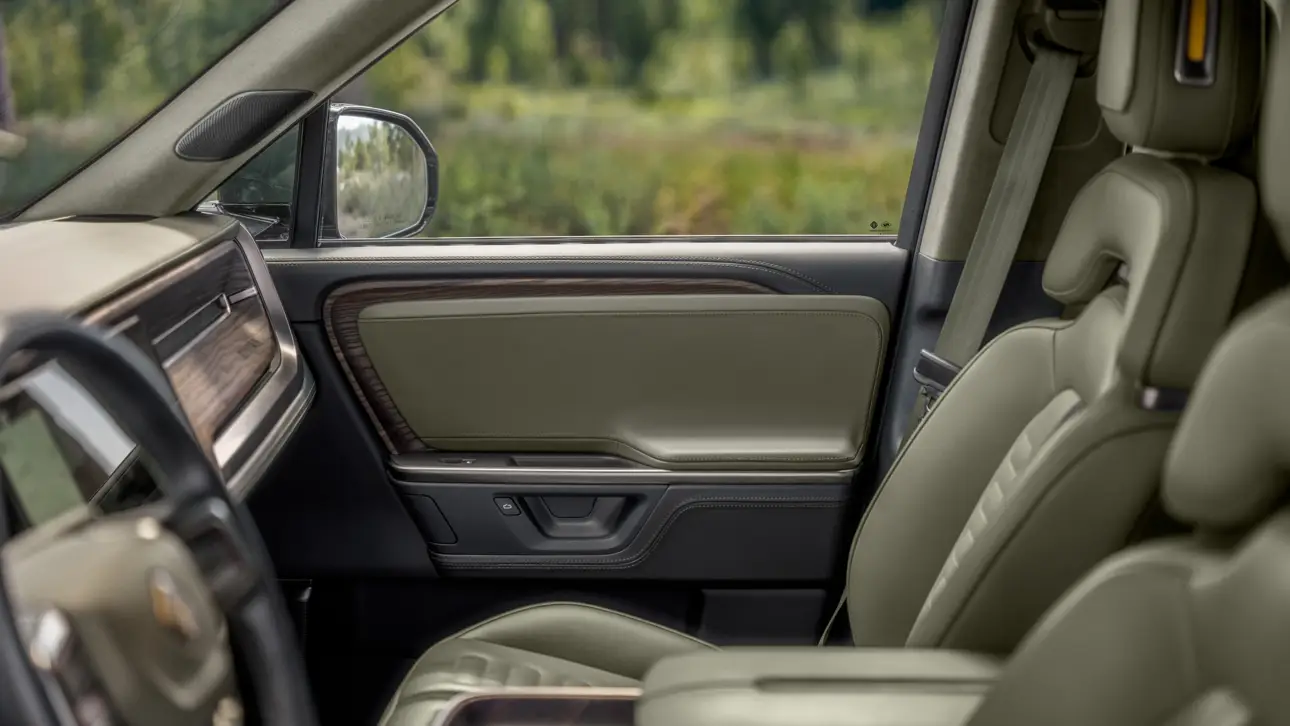 Сколько стоит Rivian R1T и R1S с интерьером Forest Edge