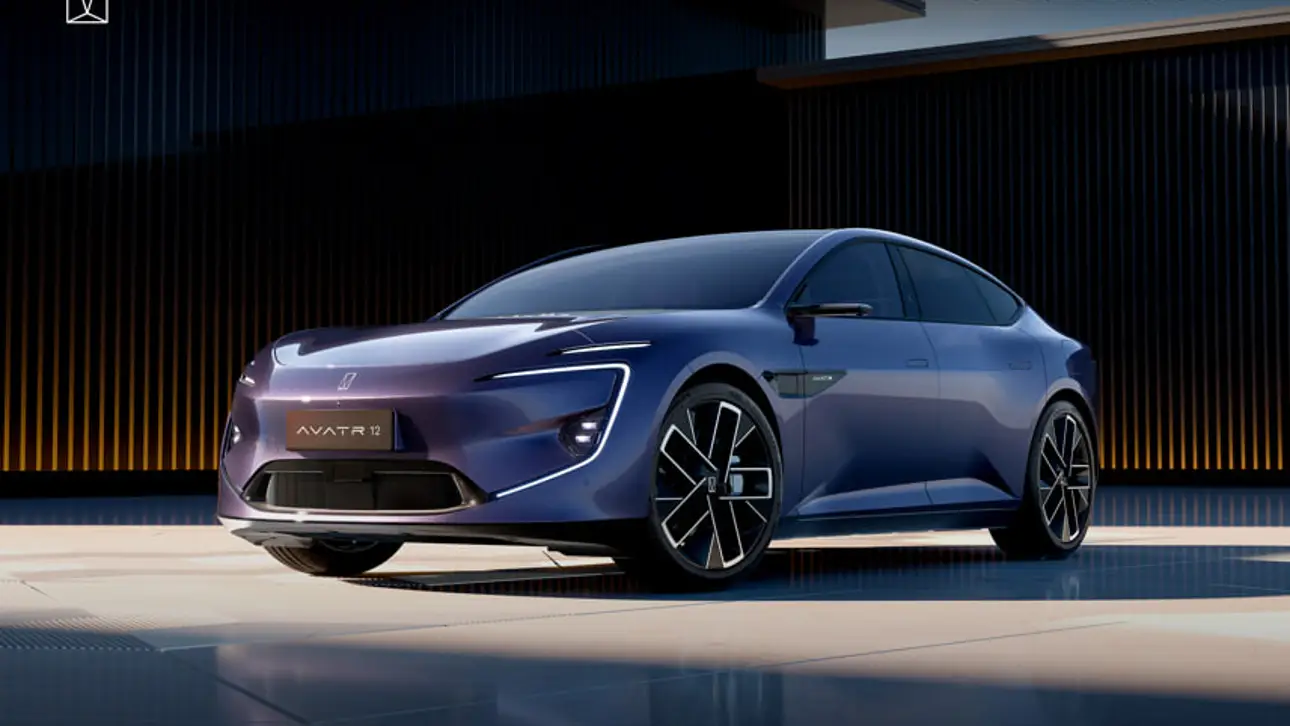 Avatr 12