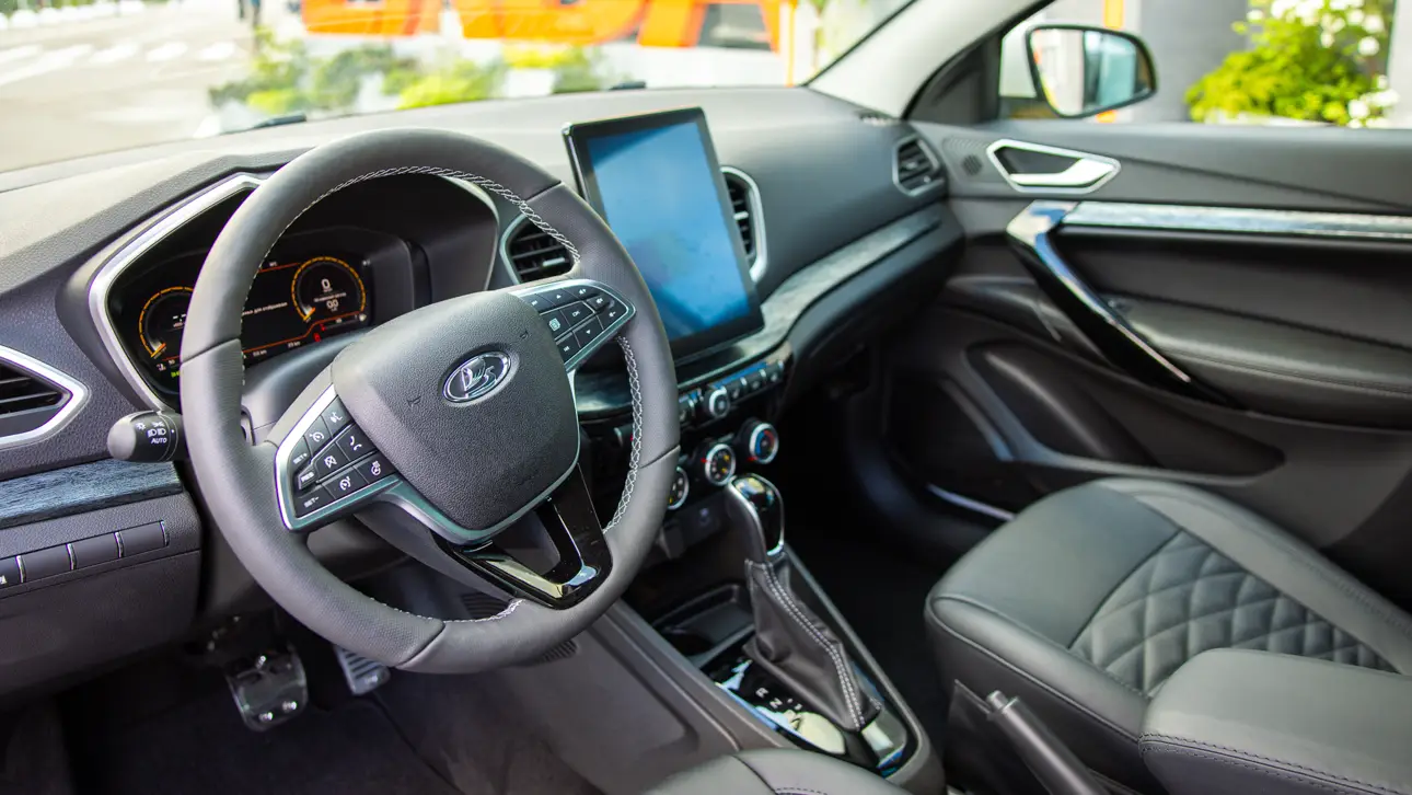 LADA Aura для такси на ПМЭФ-2025