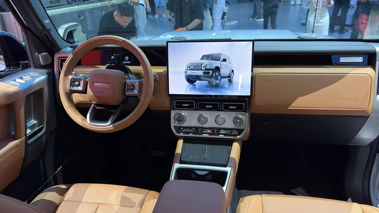 Автосалон в Чэнду 2026 / iCar V25