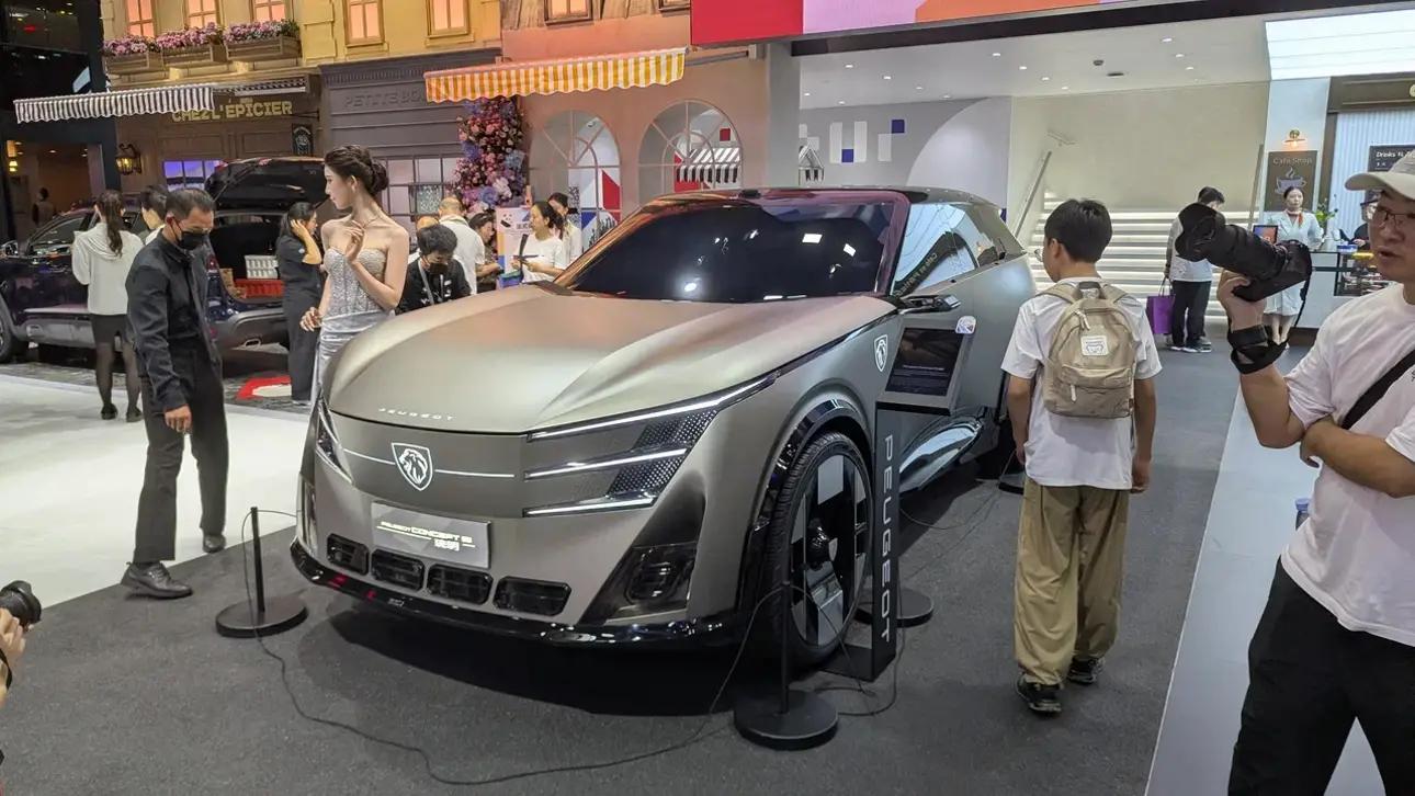 Peugeot Concept 8