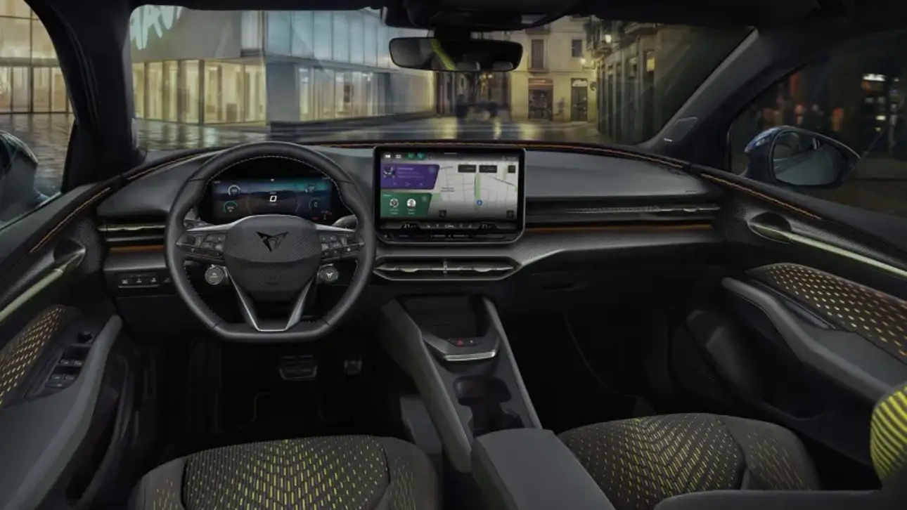 салон Cupra Raval