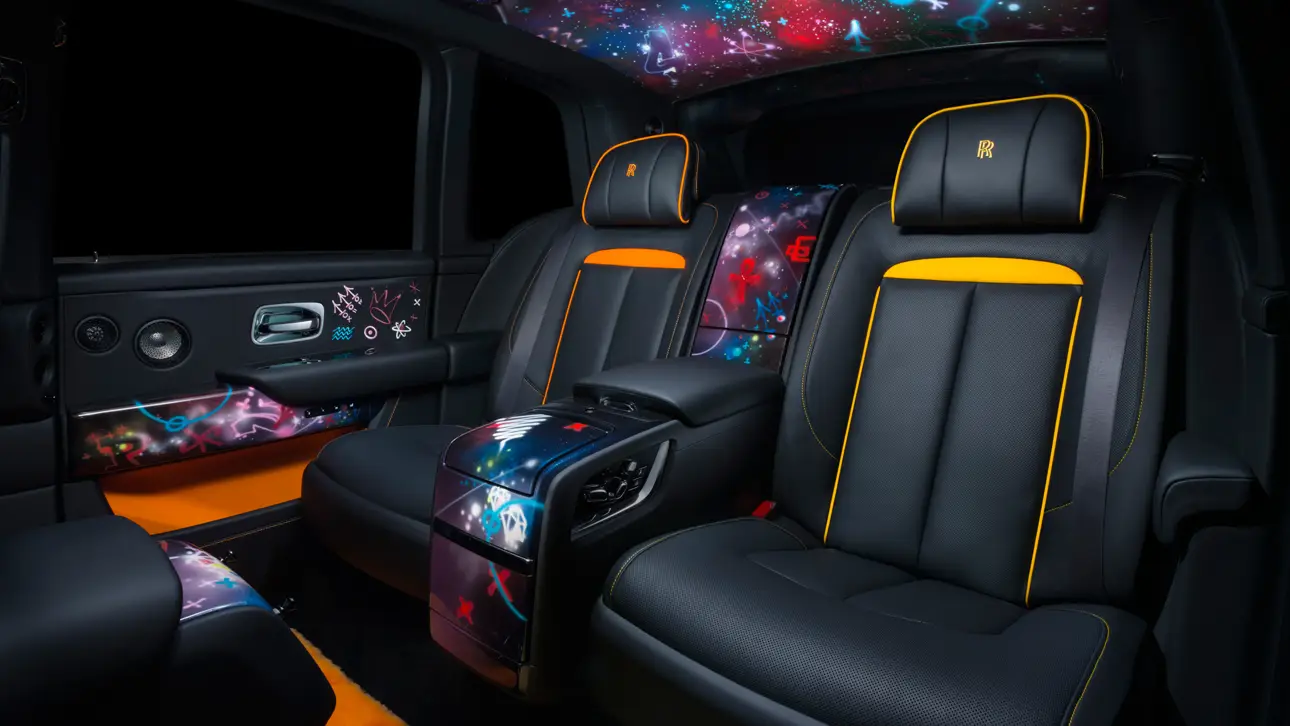 Салон уникального Rolls-Royce Black Badge Cullinan by Cyril Kongo