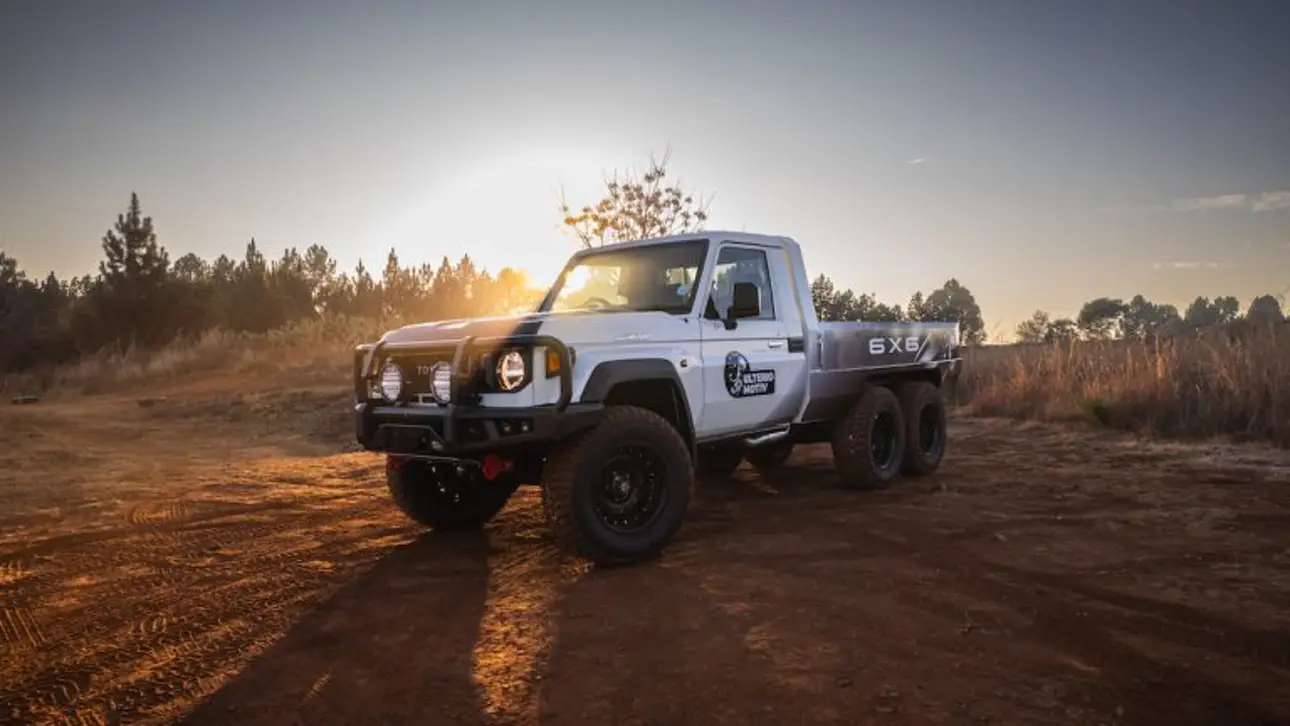 Toyota Land Cruiser 6x6