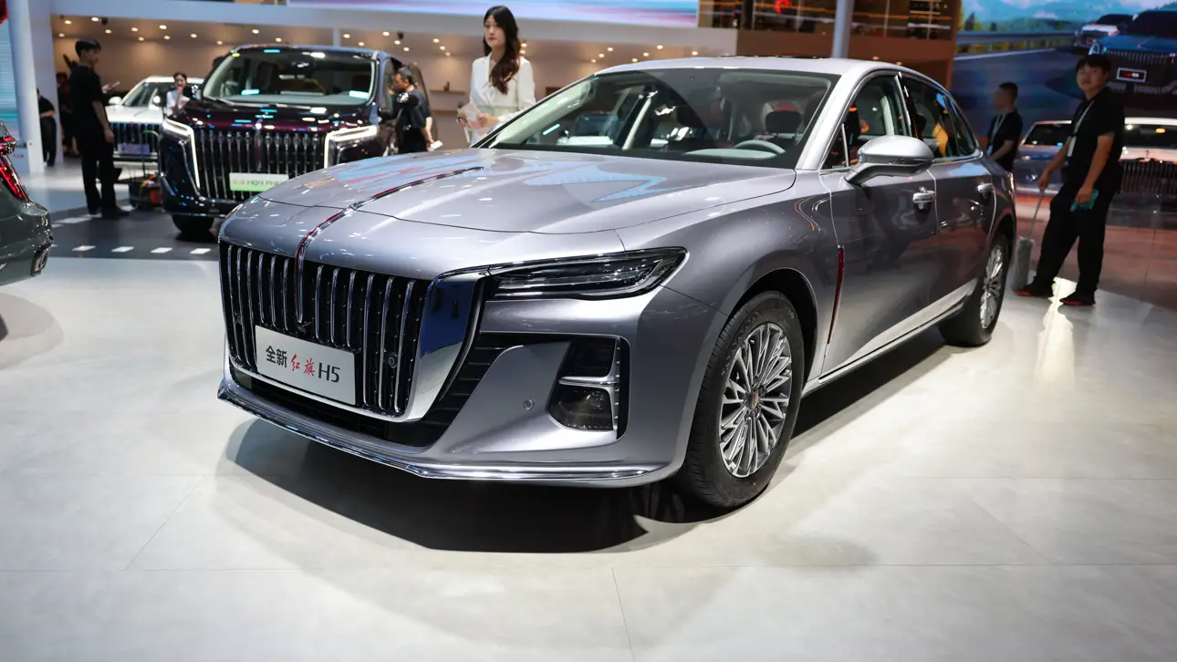 Автосалон в Чэнду 2024, стенд Hongqi