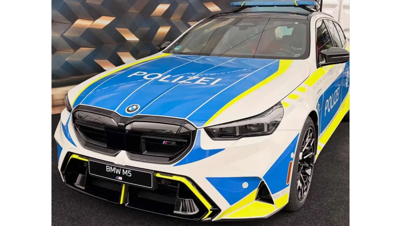 Полицейский BMW M5