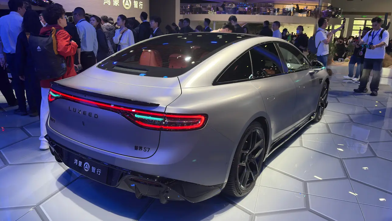 Автосалон в Пекине 2026 / Luxeed S7