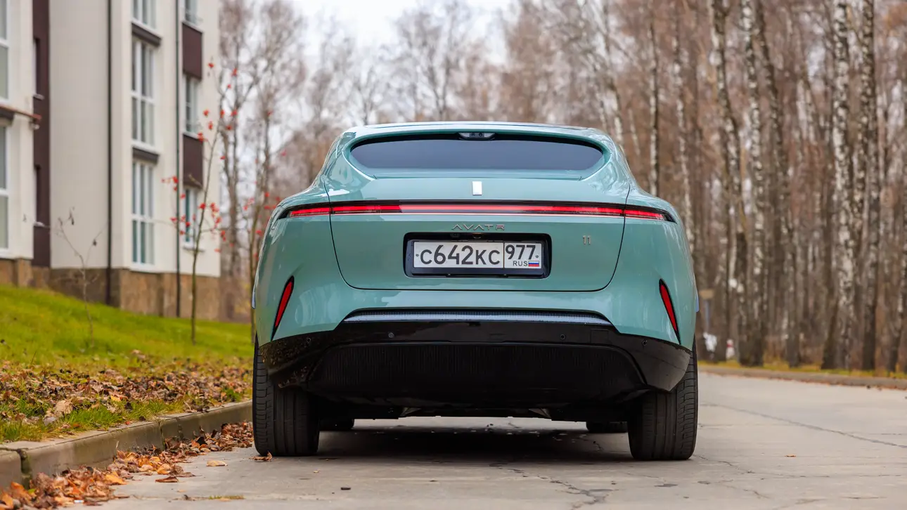 Тест-драйв Avatr 11