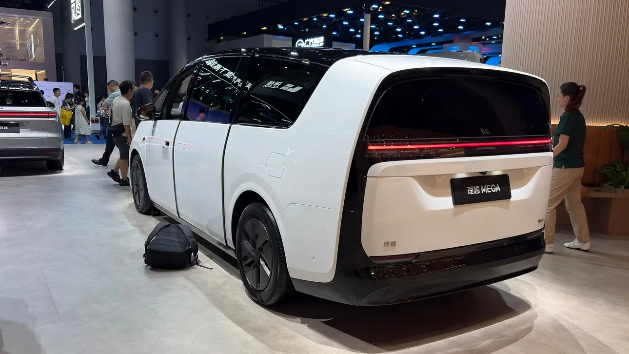 Автосалон в Чэнду 2026 / Lixiang Mega