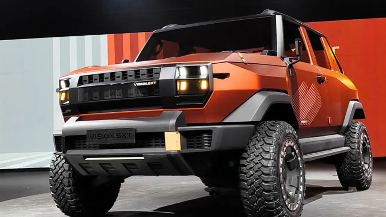 Mahindra Vision SXT