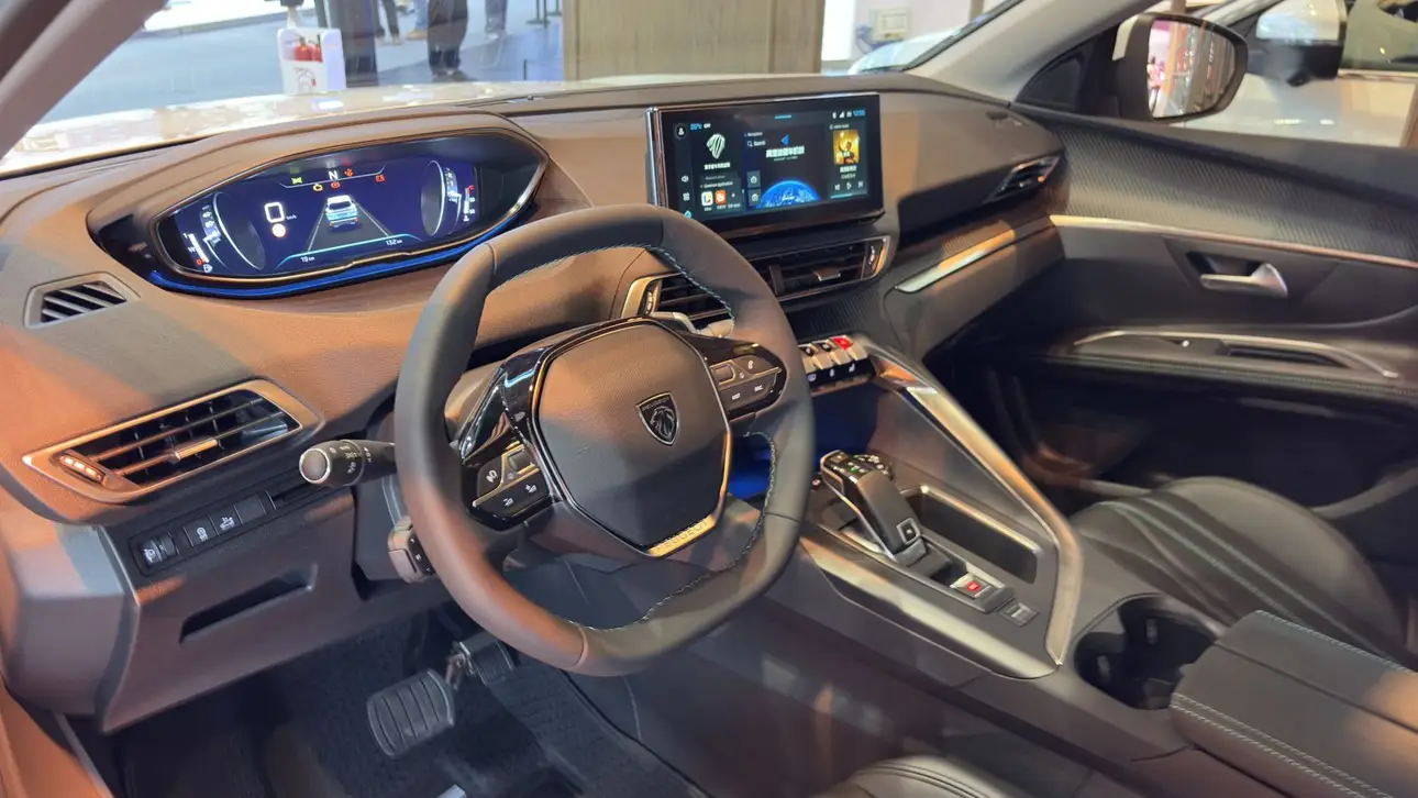 Салон Peugeot 4008