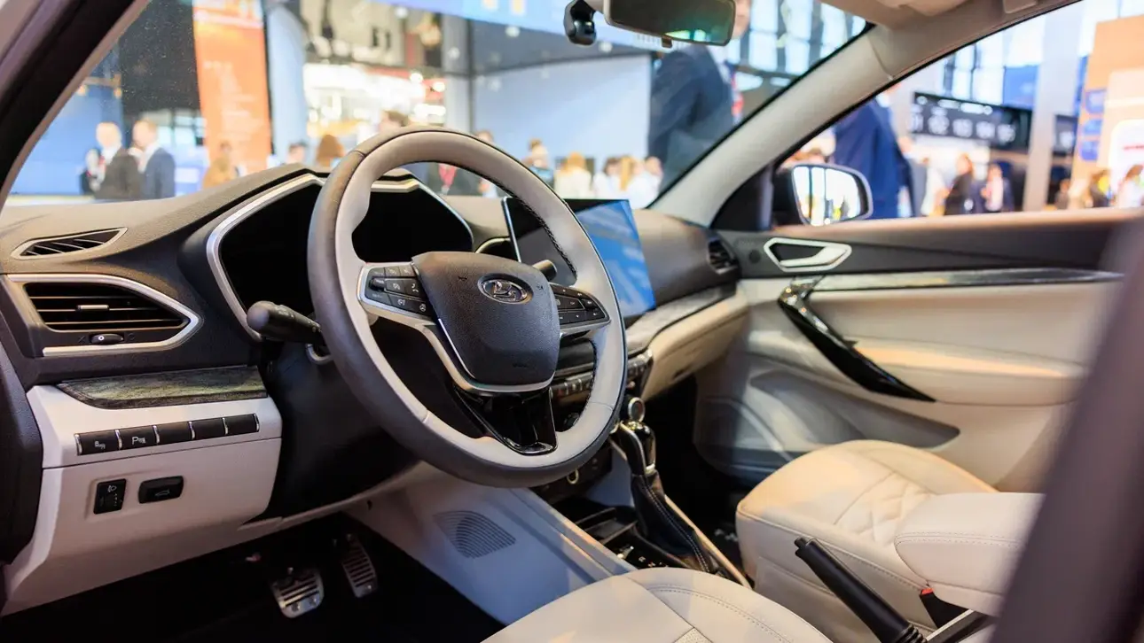 LADA Aura