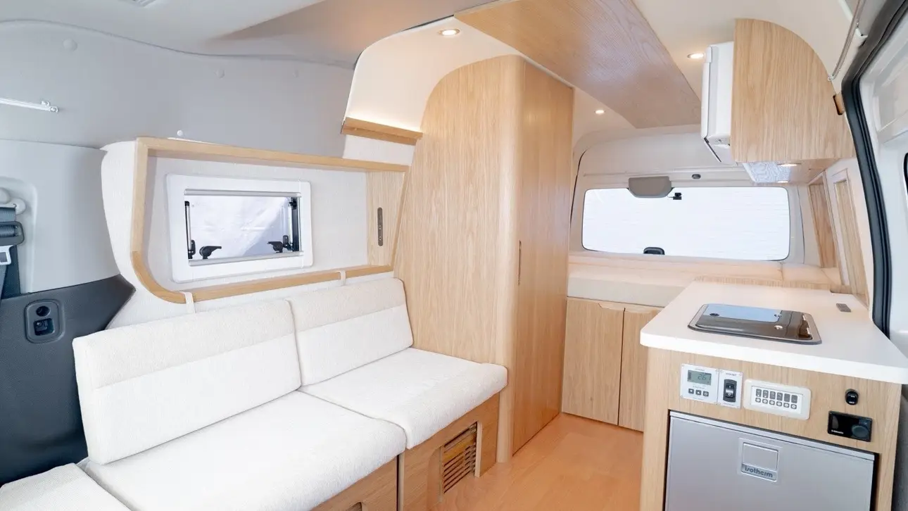 Nissan NV350 Caravan