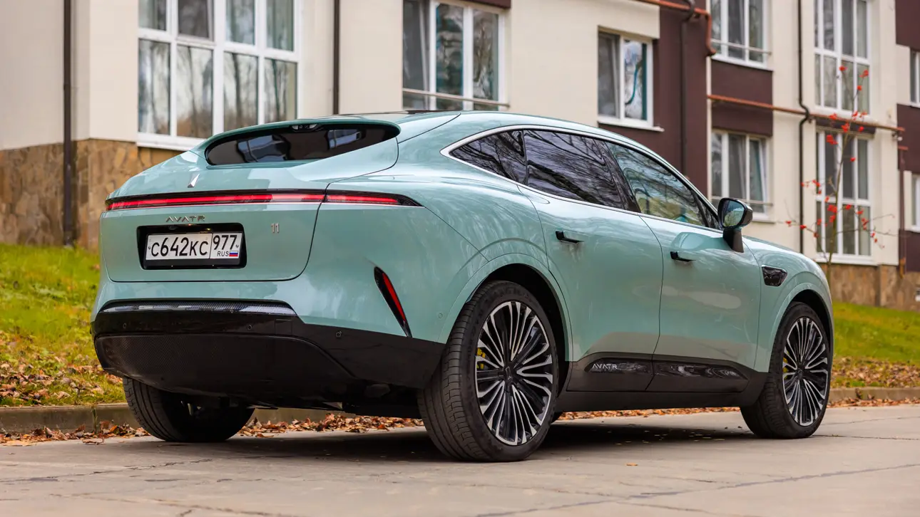 Тест-драйв Avatr 11