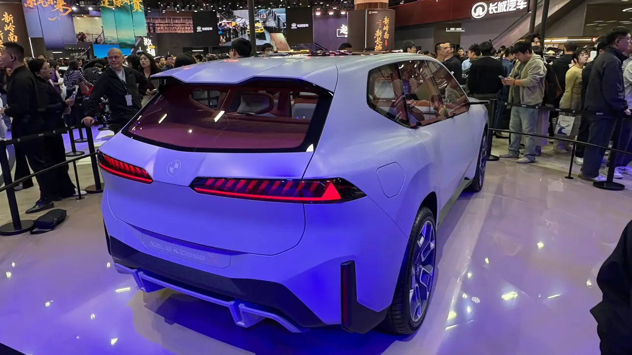 Автосалон в Гуанчжоу 2025 / BMW Vision Neue Klasse X