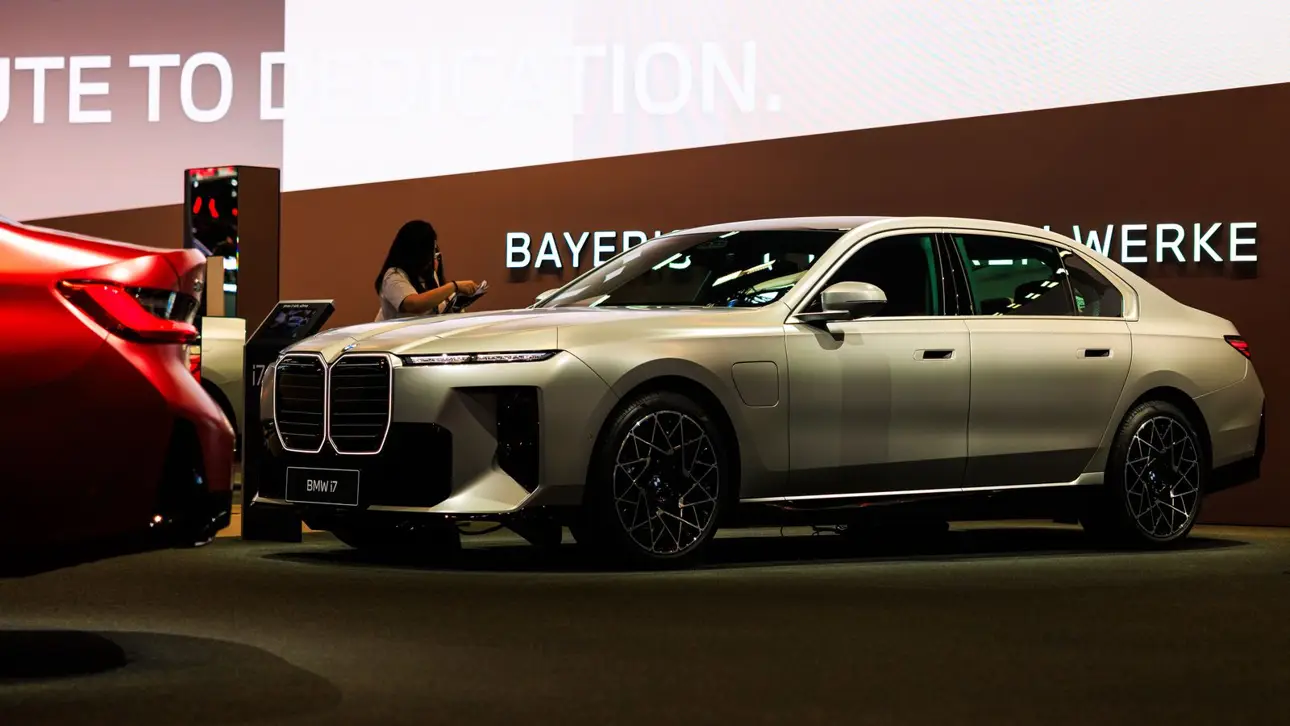 BMW i7