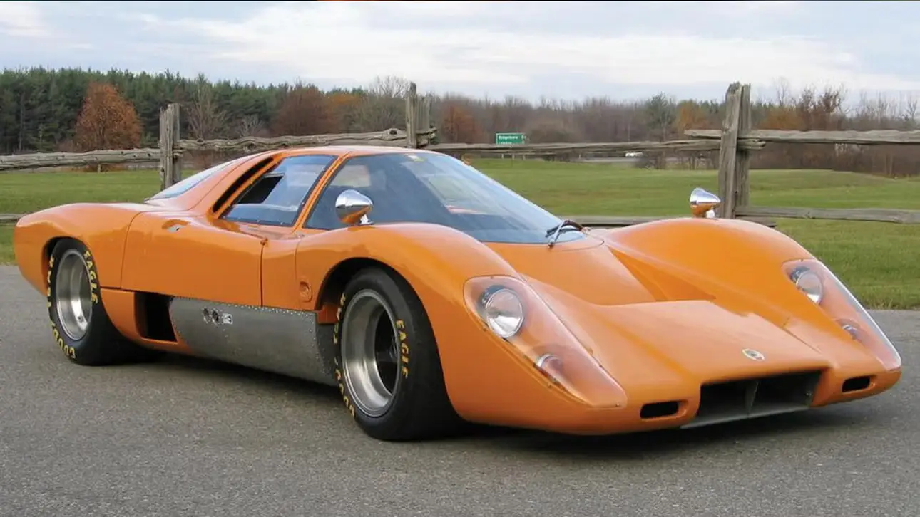 McLaren M6GT