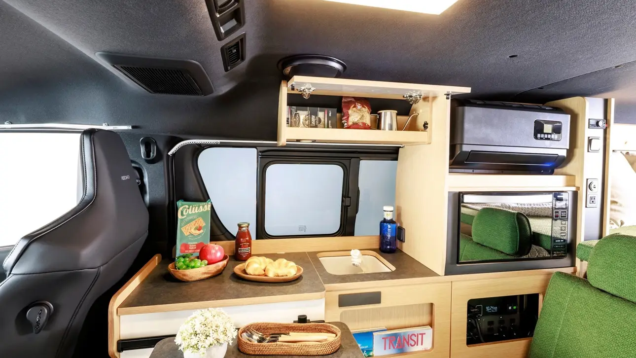Кемпер Zara на базе Toyota HiAce Wide Middle Body