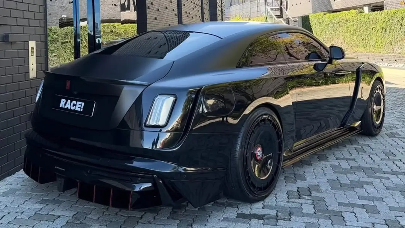 Rolls-Royce Spectre Shadow V2