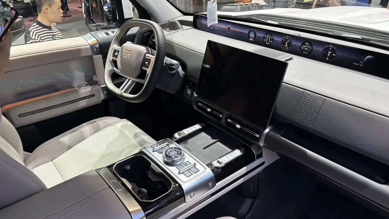 Jetour G700