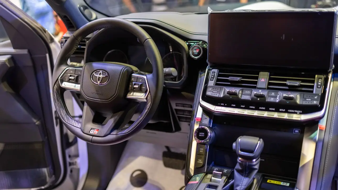 Toyota Land Cruiser 300