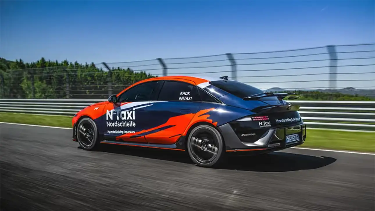 Такси Hyundai Ioniq 6 N