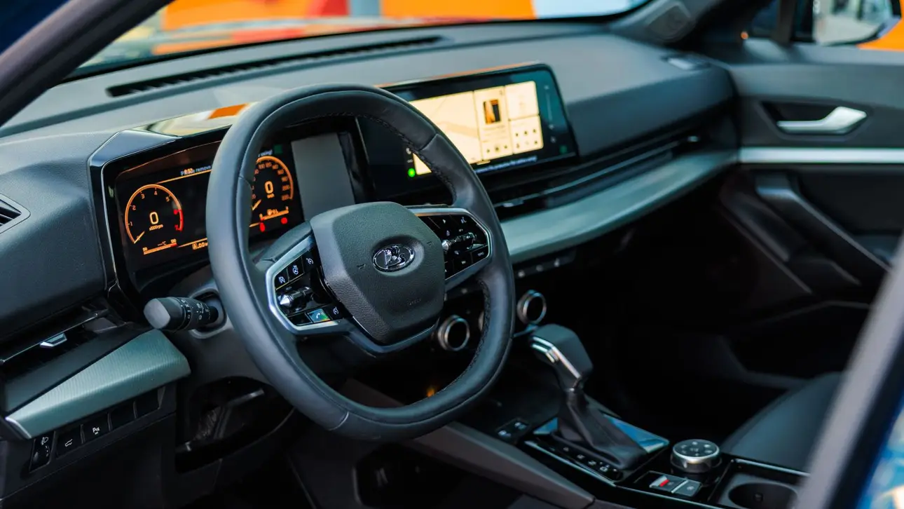 LADA Azimut