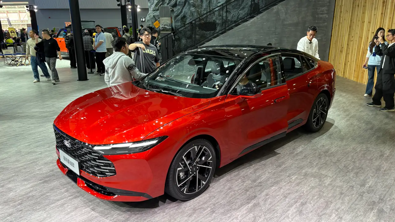 Автосалон в Гуанчжоу 2025 / Ford Mondeo