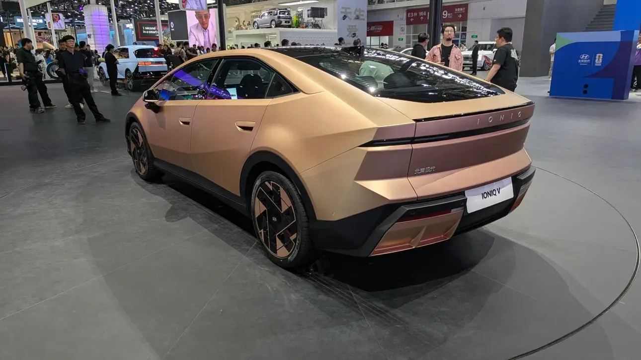 Hyundai Ioniq V