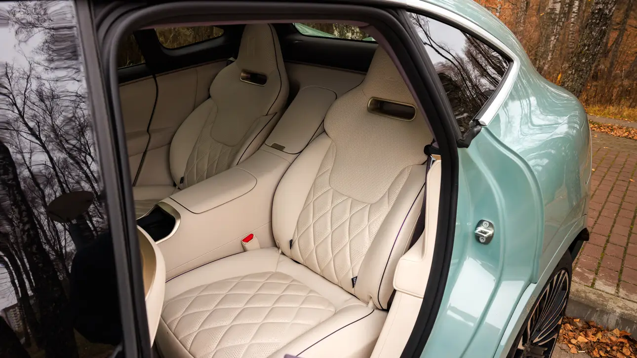 Тест-драйв Avatr 11