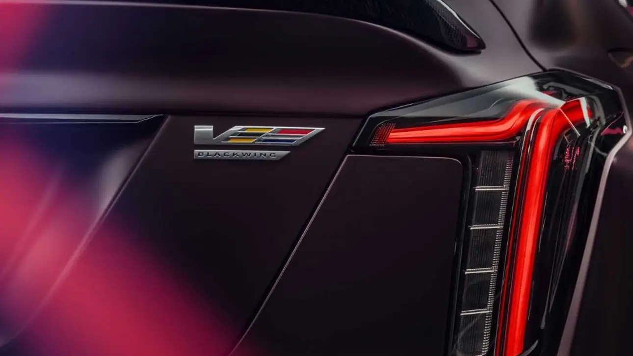 Автоновости / Cadillac CT5-V Blackwing Deep Ocean